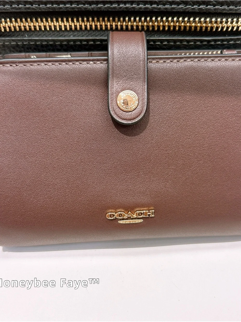 COACH 2–in-1 Maple Leather Wallet with Gold Logo cfk09